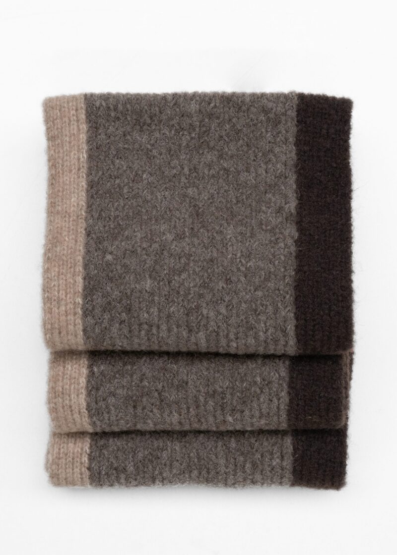 Scarf-Intarsia-3col-Tuffet-Cinder-Mole-Topview